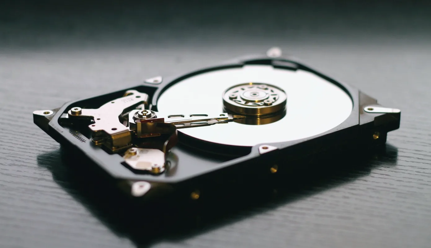 Building a Project Handover Checklist Your Archive Can Rely On